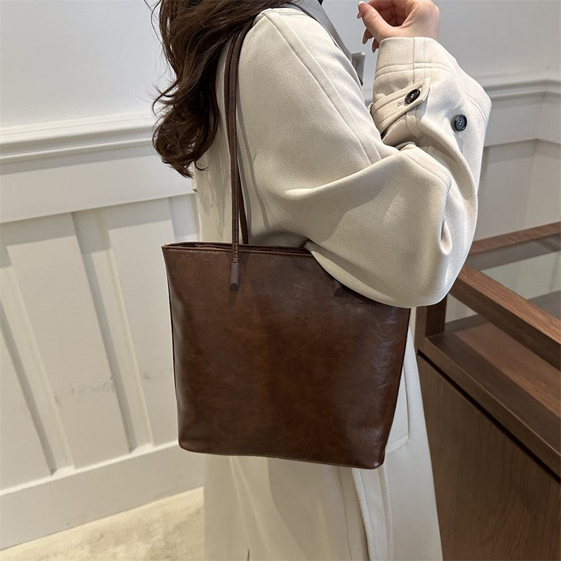 GUCSELECTED(B2245) กระเป๋าสะพายไหล่หนังพียู (ขนาด14นิ้ว)