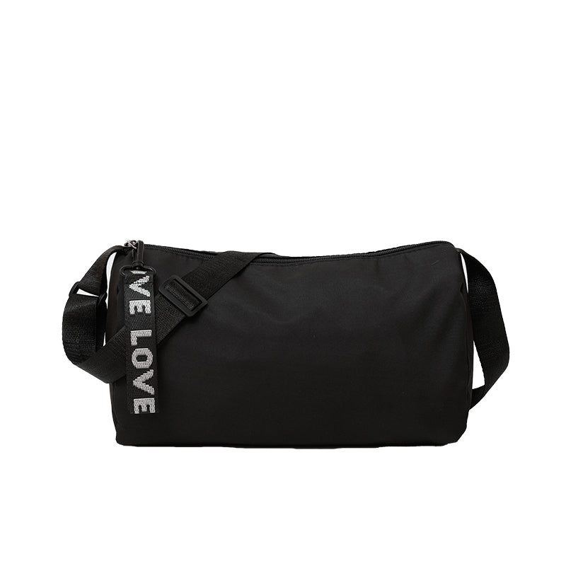 GUCSELECTED(B2262) กระเป๋าสะพายข้างสีดำ ซิปห้อยLOVE ผ้าอ๊อกฟอร์ดใส่ไปแอดได้