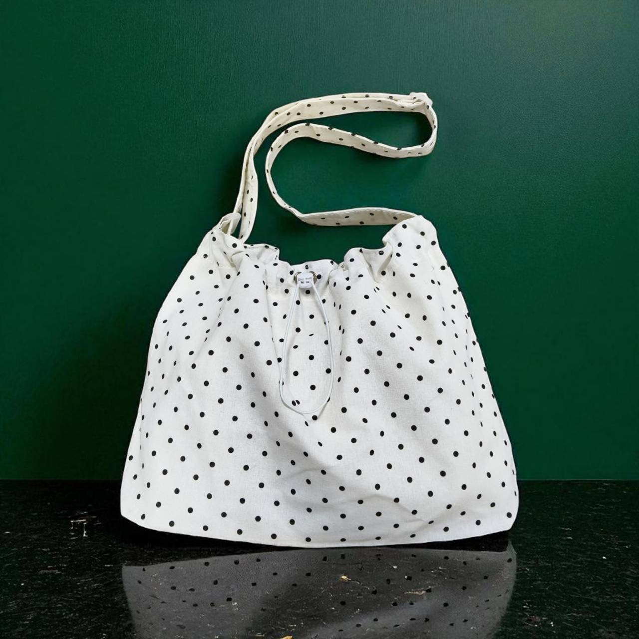 GUCSELECTED(B2066) กระเป๋าสะพายข้างผ้าไนล่อนลายดอกไม้-ปากกระเป๋ารูดเป็นทรงขนมจีบ