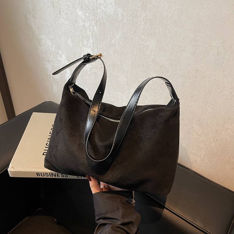 GUCSELECTED(B2344) กระเป๋าสะพายไหล่ผ้าหนังกลับ (ขนาด12.5นิ้ว)