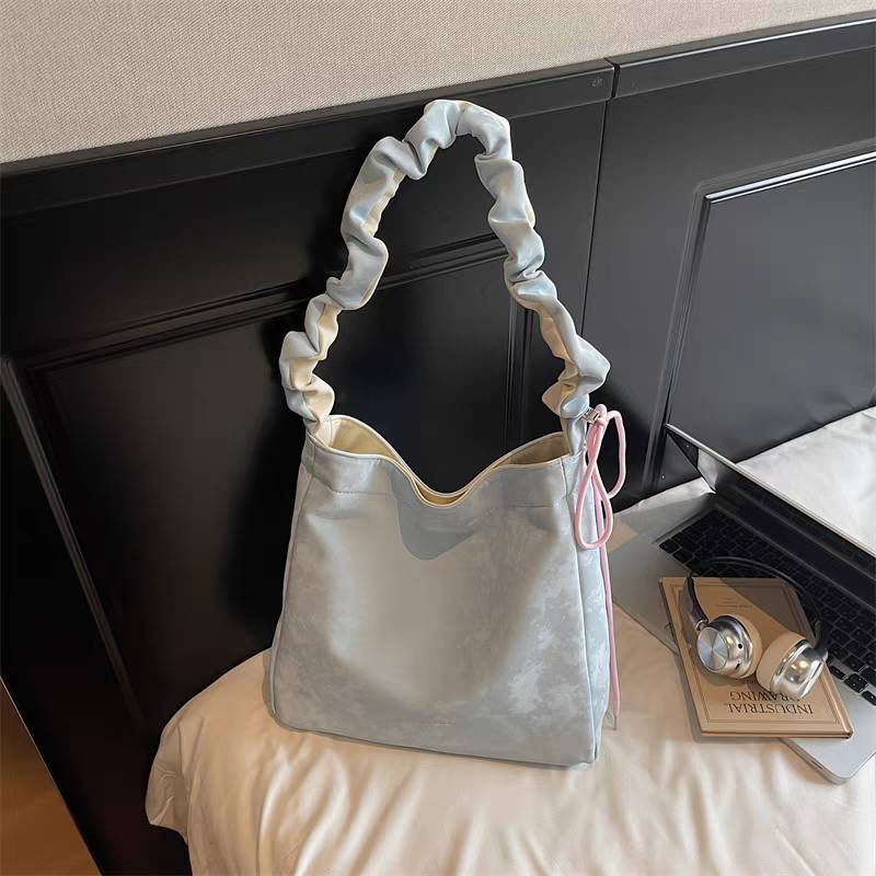 GUCSELECTED(B2495) กระเป๋าสะพายไหล่หนังพียูลายกำมะหยี่-ปรับสายย่นสะพายข้างได้