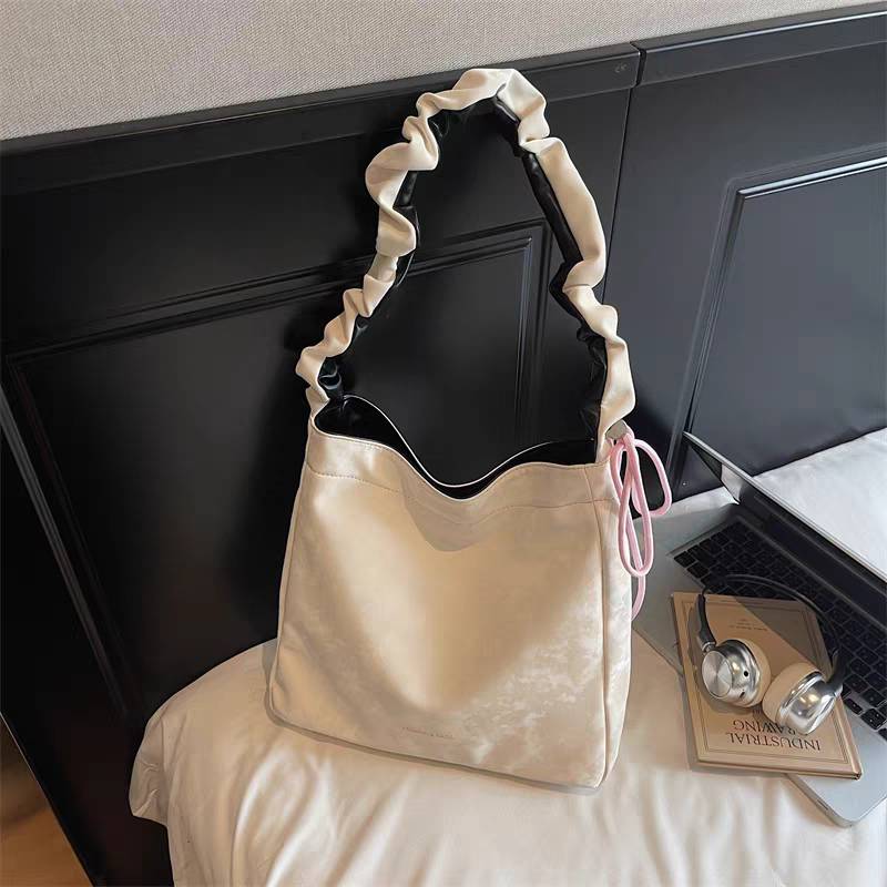 GUCSELECTED(B2495) กระเป๋าสะพายไหล่หนังพียูลายกำมะหยี่-ปรับสายย่นสะพายข้างได้