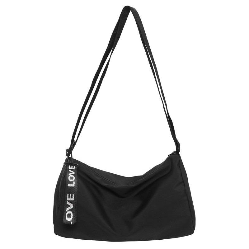 GUCSELECTED(B2262) กระเป๋าสะพายข้างสีดำ ซิปห้อยLOVE ผ้าอ๊อกฟอร์ดใส่ไปแอดได้