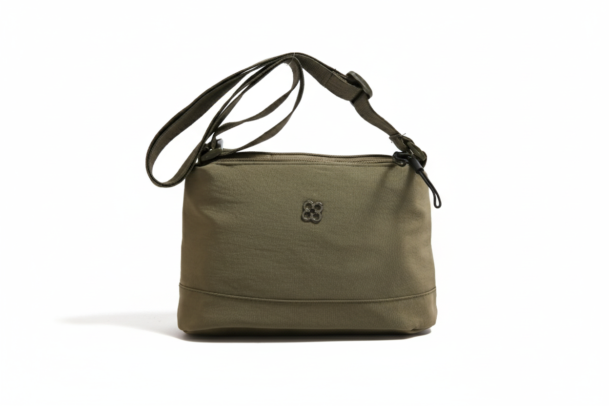 GUCSELECTED(B2283) กระเป๋าสะพายข้างผ้าไนล่อนมี4ช่องซิป ทรงสีพื้น-ขนาด 10 นิ้ว สีดำ