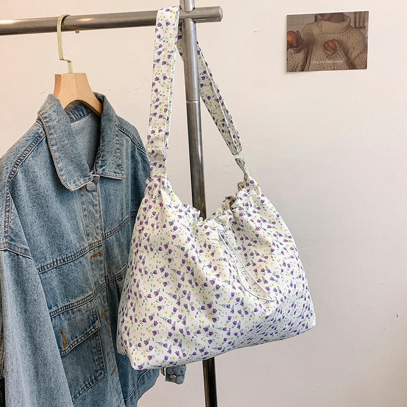 GUCSELECTED(B2066) กระเป๋าสะพายข้างผ้าไนล่อนลายดอกไม้-ปากกระเป๋ารูดเป็นทรงขนมจีบ