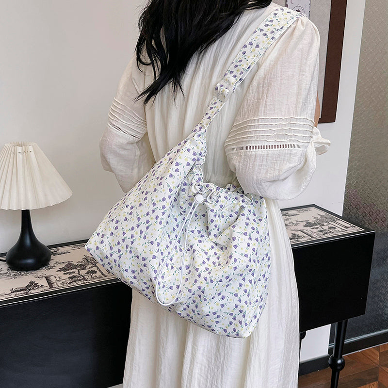 GUCSELECTED(B2066) กระเป๋าสะพายข้างผ้าไนล่อนลายดอกไม้-ปากกระเป๋ารูดเป็นทรงขนมจีบ