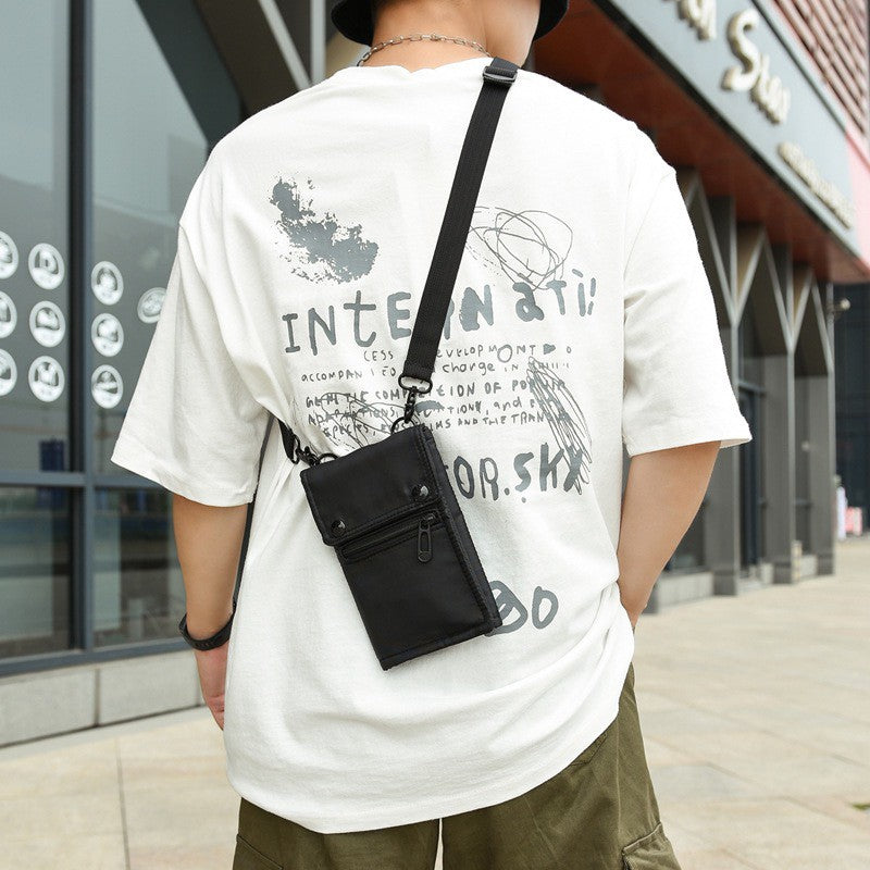 GUCSELECTED(B1773) กระเป๋าสะพายข้างผ้าไนล่อน ใส่โทรศัพท์ได้มีหลายช่อง+สายคล้องเป็นเหล็ก