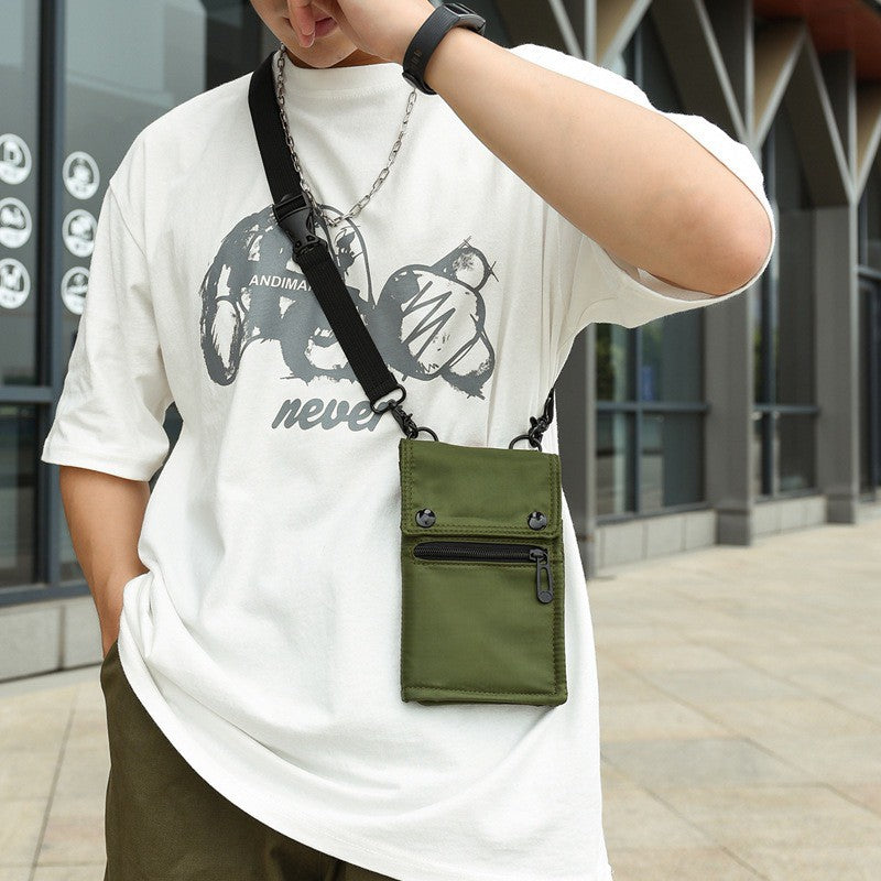 GUCSELECTED(B1773) กระเป๋าสะพายข้างผ้าไนล่อน ใส่โทรศัพท์ได้มีหลายช่อง+สายคล้องเป็นเหล็ก