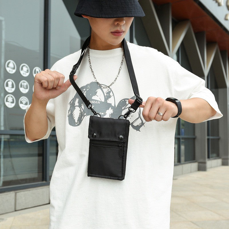 GUCSELECTED(B1773) กระเป๋าสะพายข้างผ้าไนล่อน ใส่โทรศัพท์ได้มีหลายช่อง+สายคล้องเป็นเหล็ก