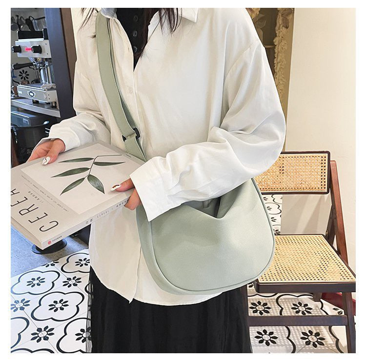 GUCSELECTED(B1833) กระเป๋าสะพายข้างผ้าไนล่อนสีพื้นลายเส้น(ไม่มีที่ห้อยแถม)